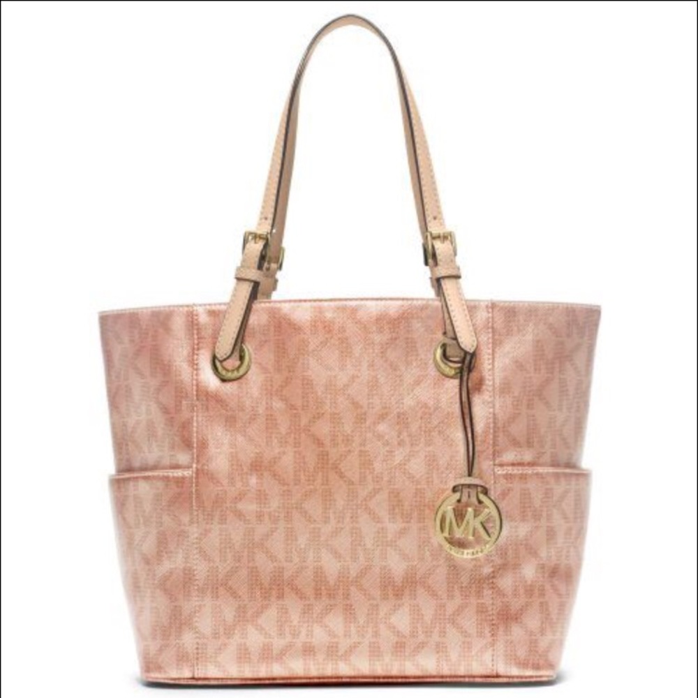 * SALE * Authentic Michael Kors rose gold Bag ❣️❣️